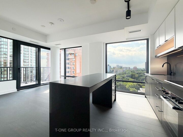 Property Photo:  91 Montclair Avenue 1706  ON M5P 0B1 
