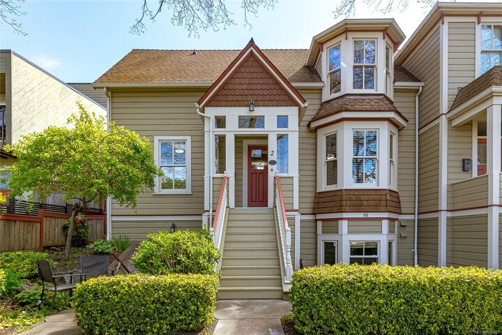 88 Dallas Rd #2 — photo 1