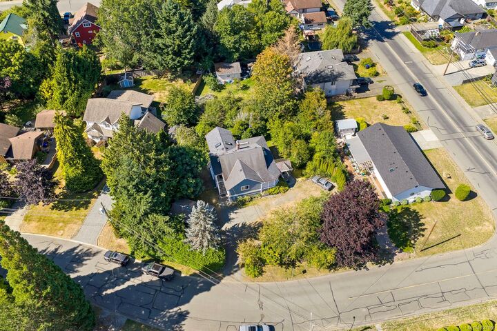 Property Photo: 2625 Urquhart Ave BC V9N 6T6