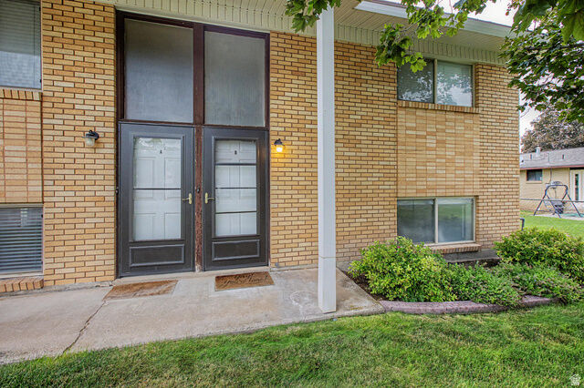 Property Photo: 626 S 400 E A-B UT 84651