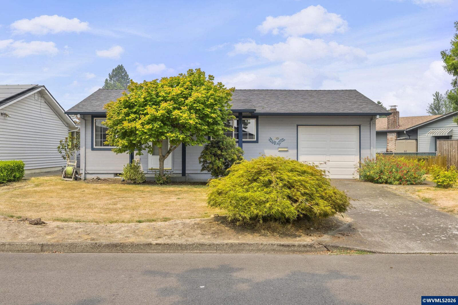 Property Photo: 2101 Country Club Ct OR 97071