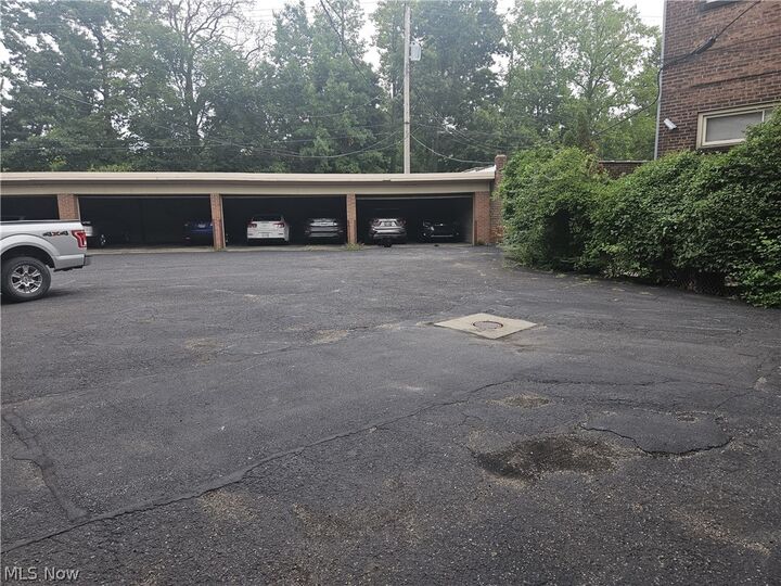 Property Photo:  2545 Kenilworth Street 11  OH 44106 
