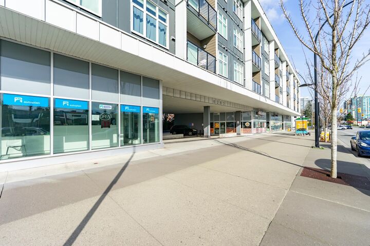 Property Photo: 6283 Kingsway Ph27 BC V5J 0H3