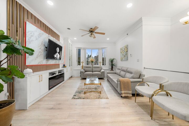 Property Photo: 5174 Aberdeen Street BC V5R 4M3