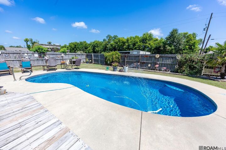Property Photo: 3736 Union Dr LA 70710