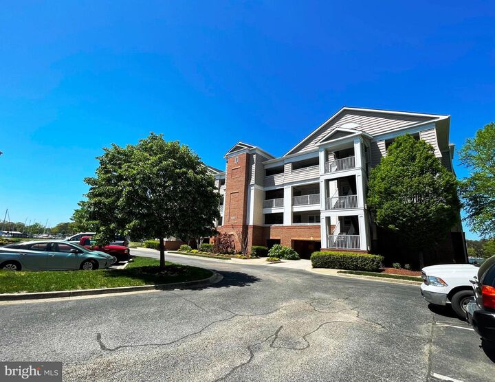 Property Photo:  634 Oyster Bay Place 404  MD 20688 
