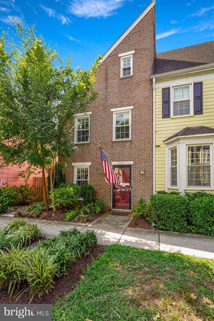 Property Photo:  1012 Oronoco Street  VA 22314 