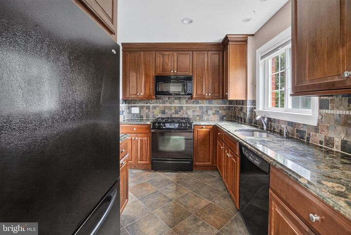 Property Photo: 3250 Martha Custis Drive VA 22302