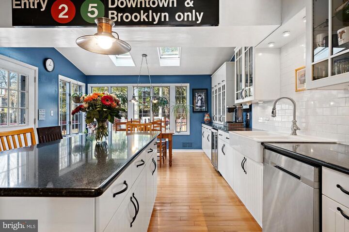 Property Photo:  8 Turner Court  NJ 08540 