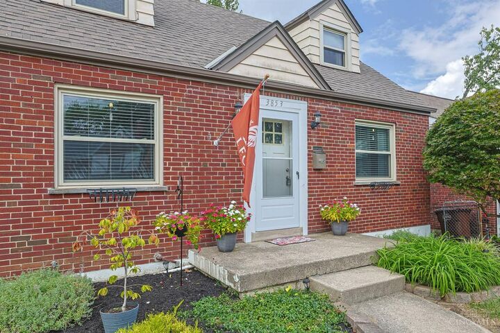Property Photo: 3853 Biehl Avenue OH 45248