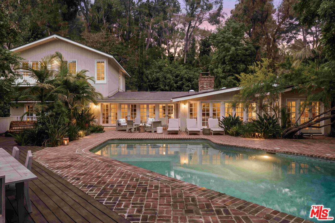 Property Photo:  9911 Tower Ln  CA 90210 