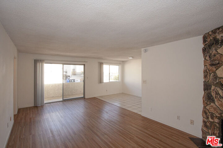 Property Photo:  11515 Ohio Ave, Unit 3  CA 90025 