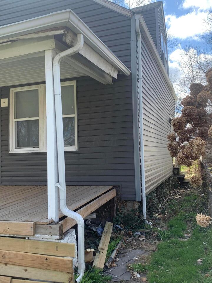 Property Photo: 1043 Seymour Avenue OH 43206