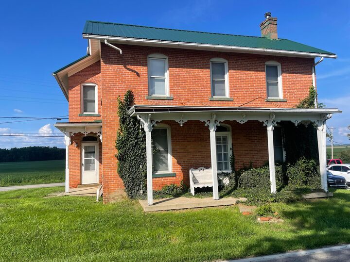 Property Photo: 7924 E State Route 56 OH 43113