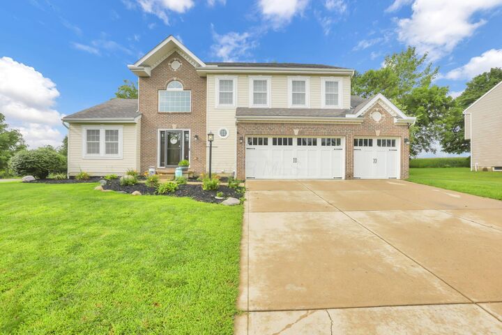 Property Photo: 246 Weeping Willow Run Drive OH 43031