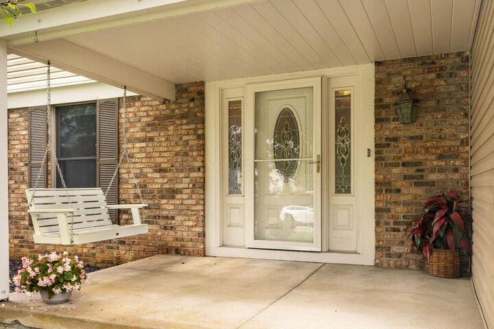 Property Photo:  342 Green Meadows W Drive  OH 43065 