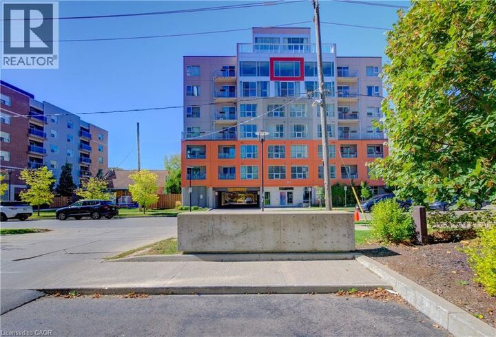 Property Photo:  321 Spruce Street 102  ON N2L 0G4 