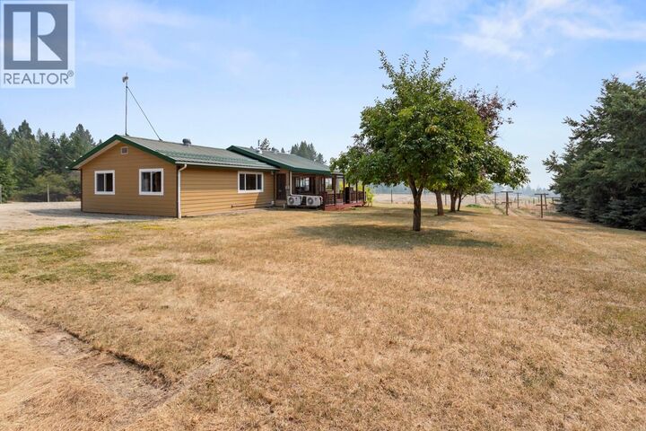 Property Photo: 1889 7th Street BC V0B 1G2
