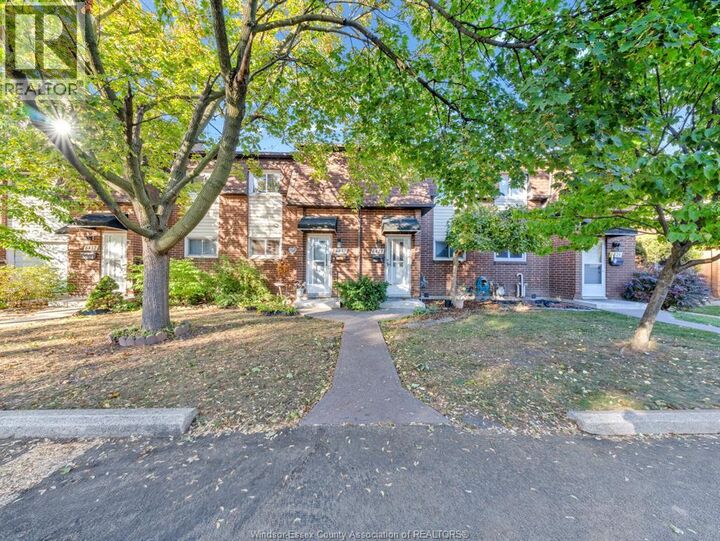 Property Photo:  6430 Thornberry  ON N8T 2W9 
