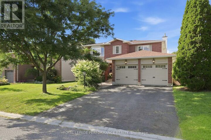 Property Photo:  14 Wellfleet Crescent  ON K2J 2Y2 