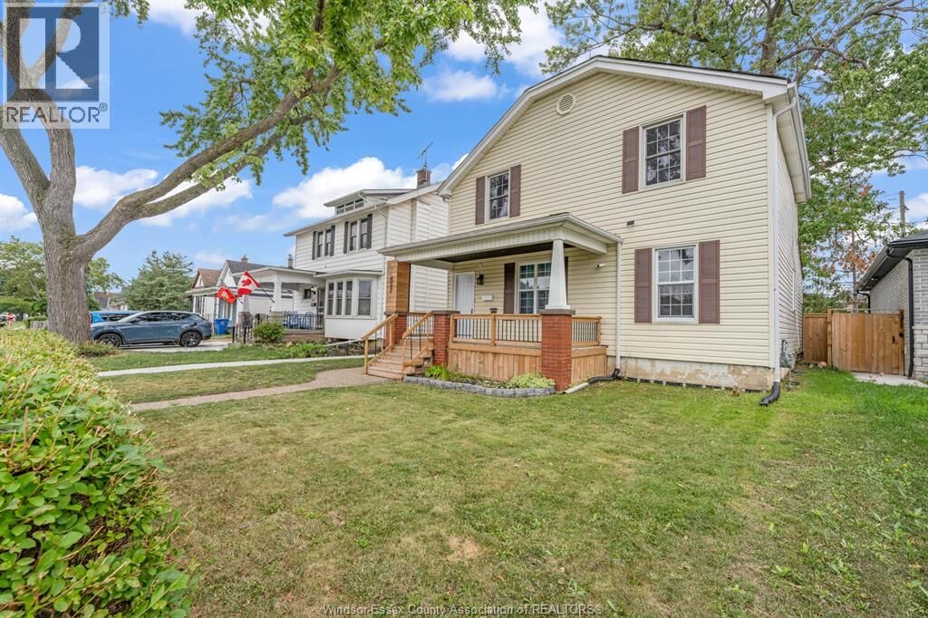 Property Photo:  427 Cameron  ON N9B 1Y9 