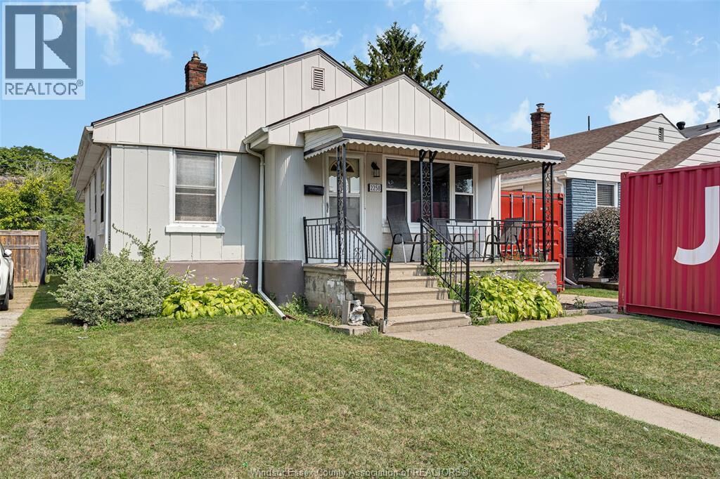 Property Photo:  2258 Parkwood  ON N8W 2J9 