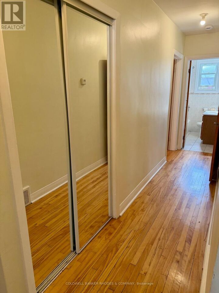 Property Photo: 2484 Carlsen Avenue 1 ON K1V 8G3