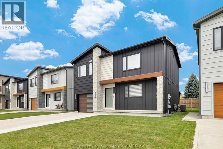 Property Photo:  71 Churchill Park Road  ON N7M 0R8 