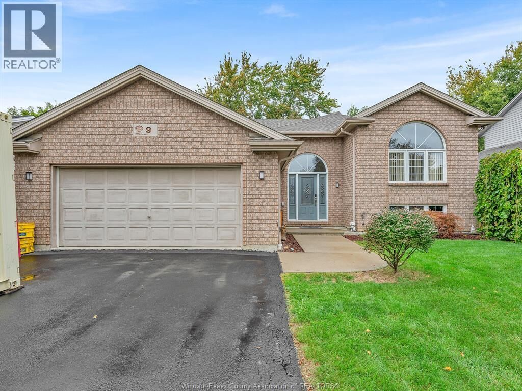 Property Photo:  9 Lyle Street  ON N0R 1B0 