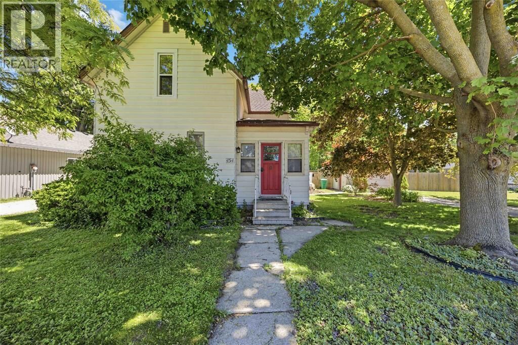 Property Photo:  454 Maude Street  ON N0N 1R0 