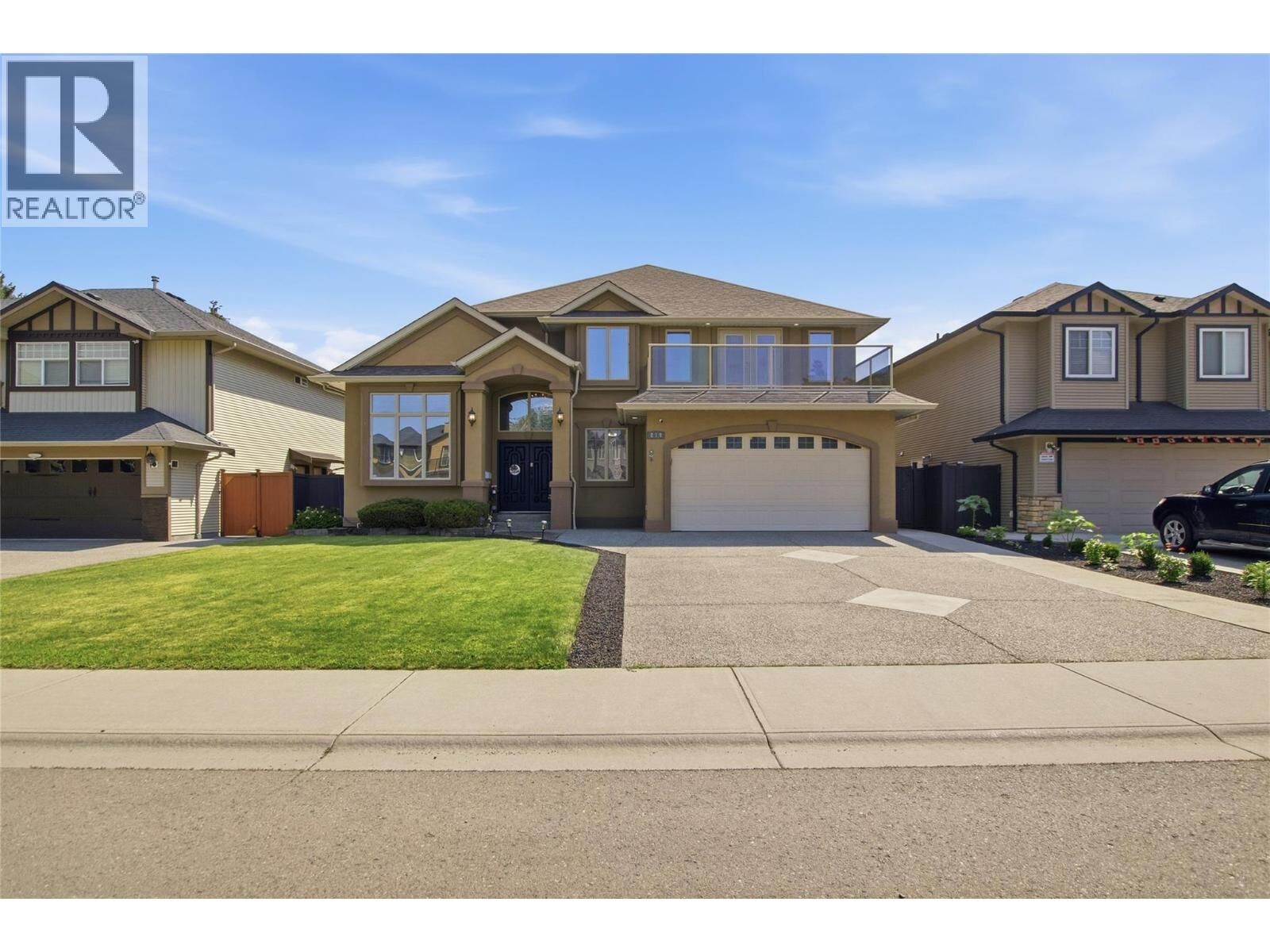 Property Photo:  819 Arlington Court  BC V2B 8T5 