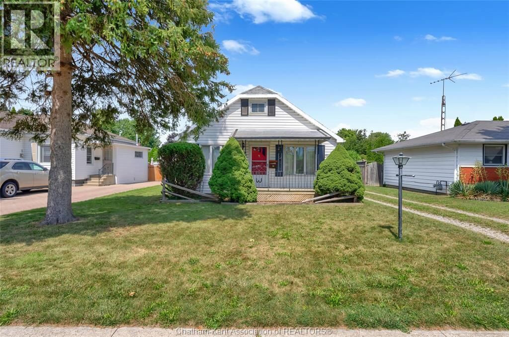 Property Photo: 15 Oxley Drive ON N7L 2K5