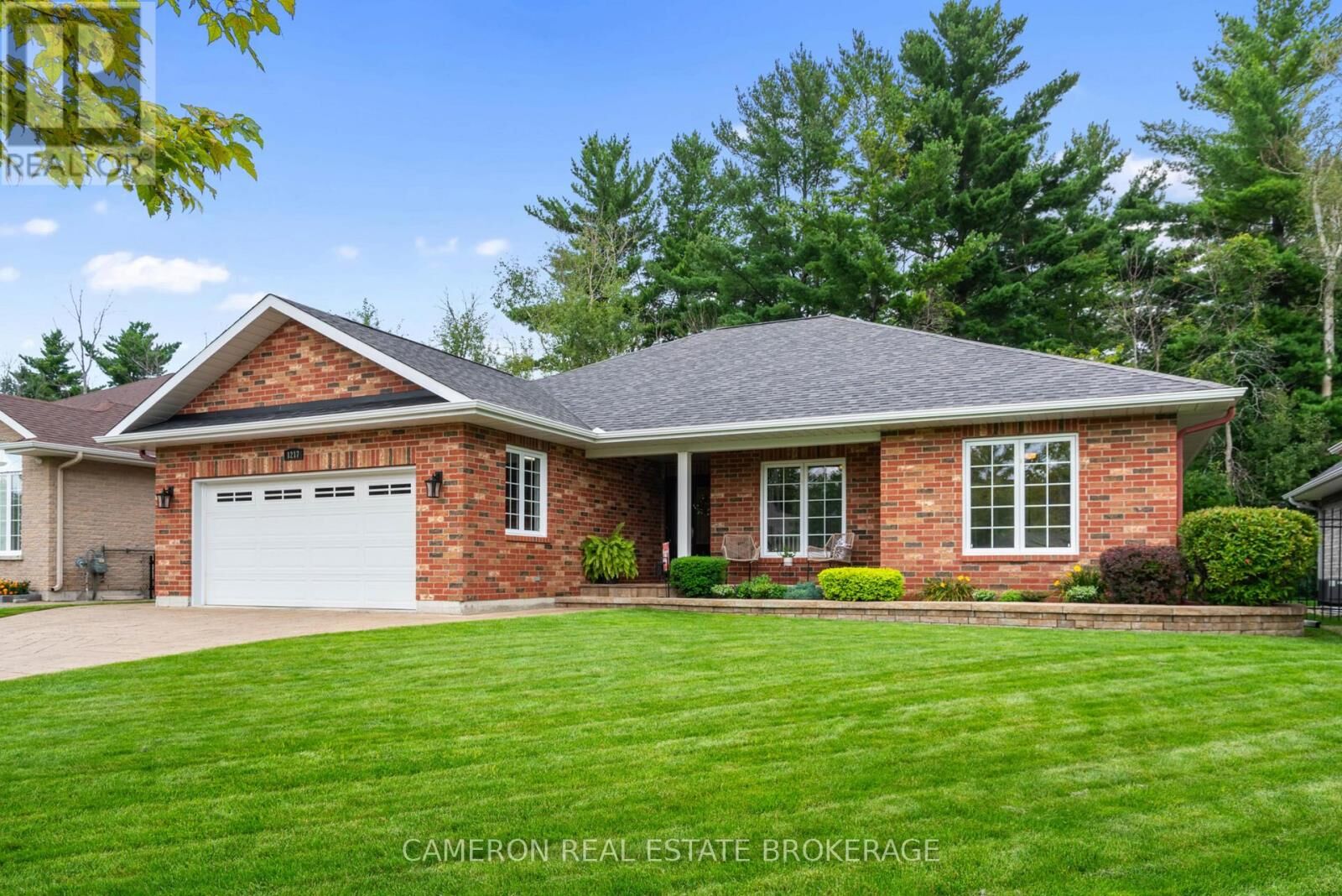 Property Photo: 1217 Innwood Avenue ON K6J 5V4