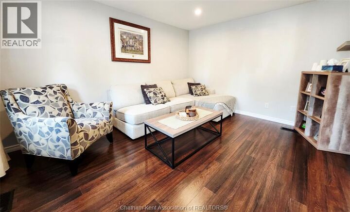 Property Photo:  18 Park Lane  ON N7M 4Y1 