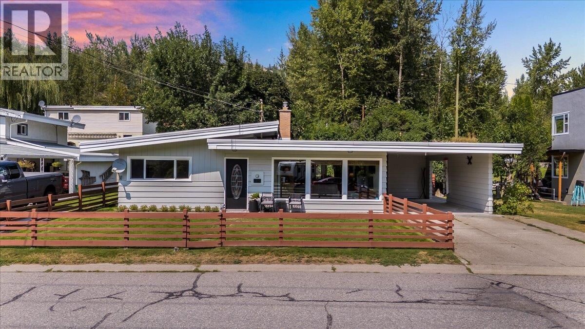 Property Photo: 469 Forrest Drive BC V1R 2H1
