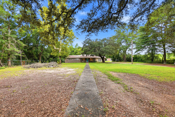 Property Photo:  3174 Earl Kennedy Road  FL 32539 