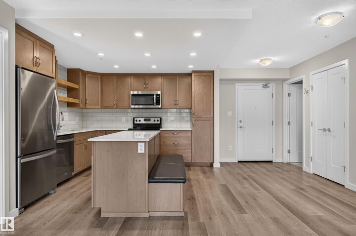 Property Photo:  5504 Schonsee Drive NW 131  AB T5Z 0N9 