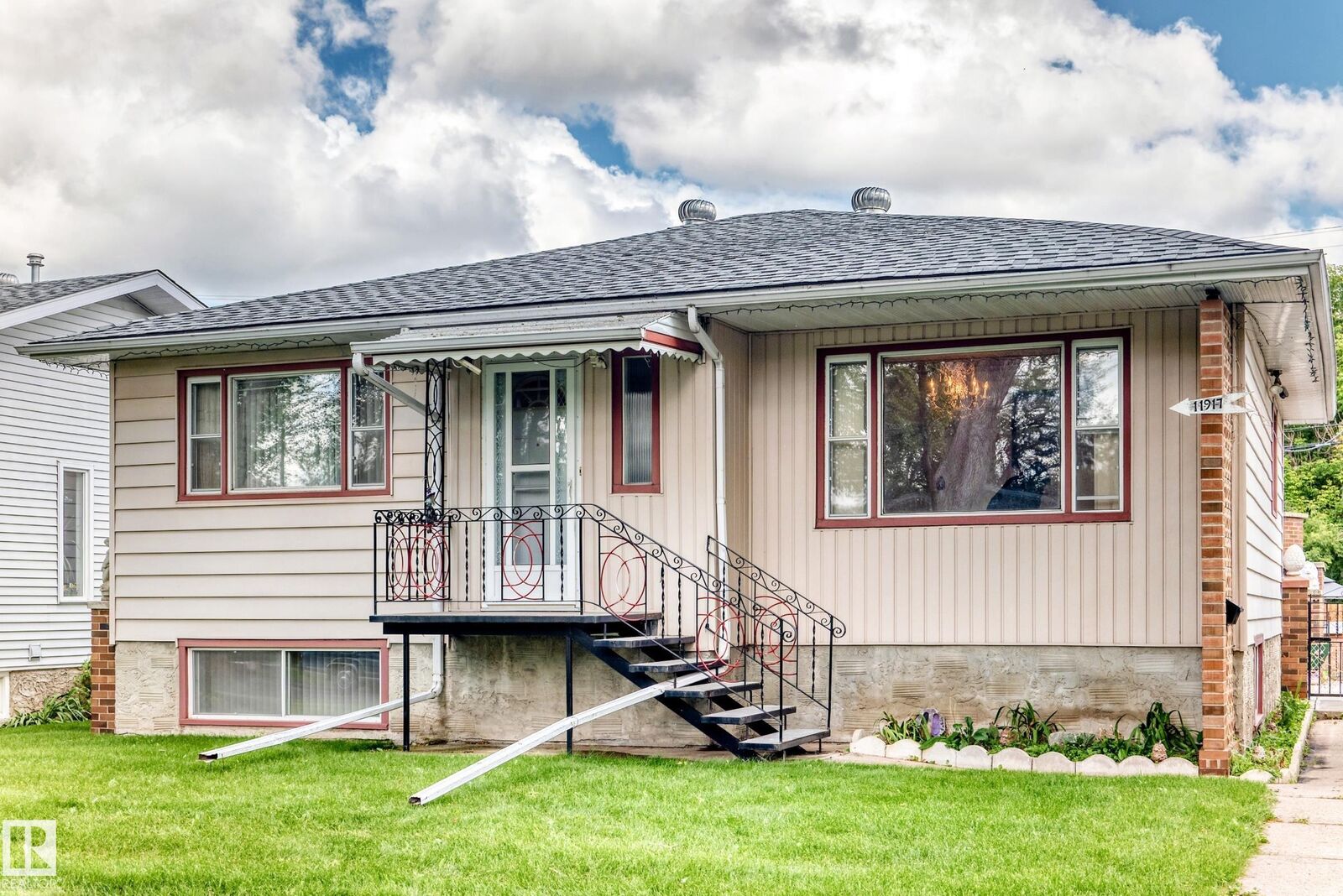 Property Photo:  11917 53 Street NW  AB T5W 3L4 