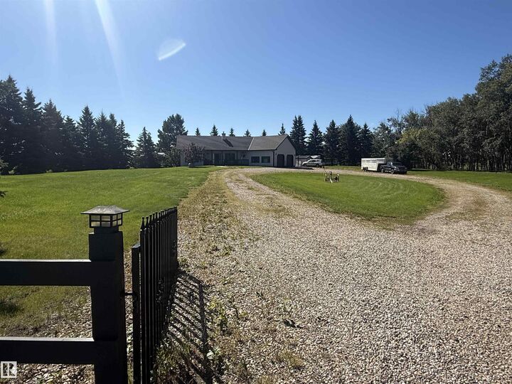 Property Photo:  27519 79 Avenue  AB T7Z 1Y4 