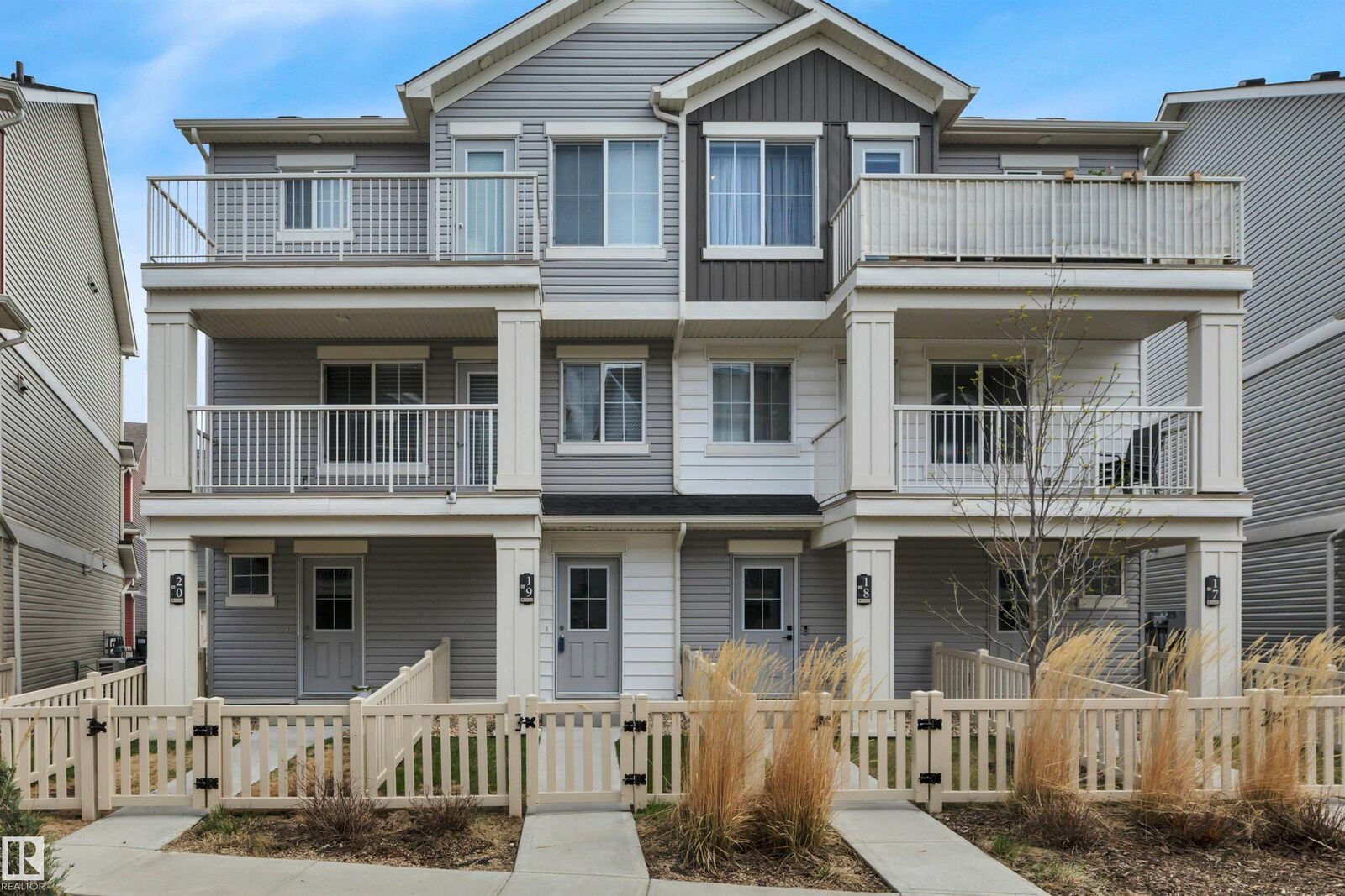 Property Photo: 1110 Daniels Link Link SW 19 AB T6W 4N6