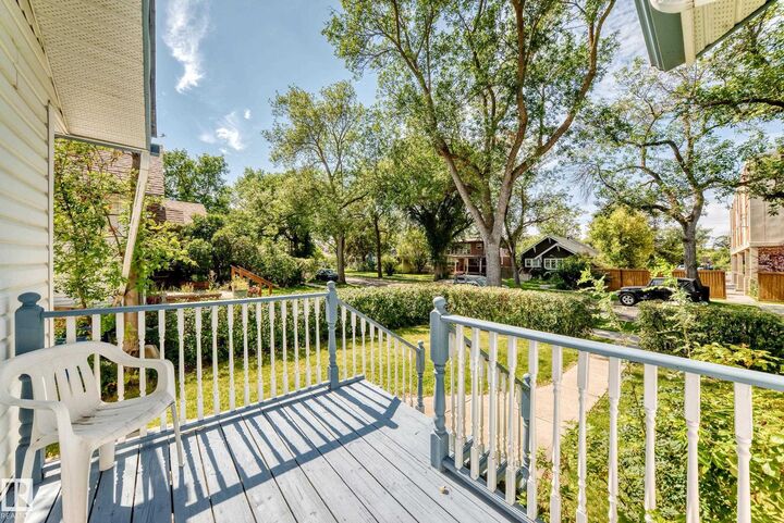 Property Photo:  11045 125 Street NW  AB T5M 0M2 