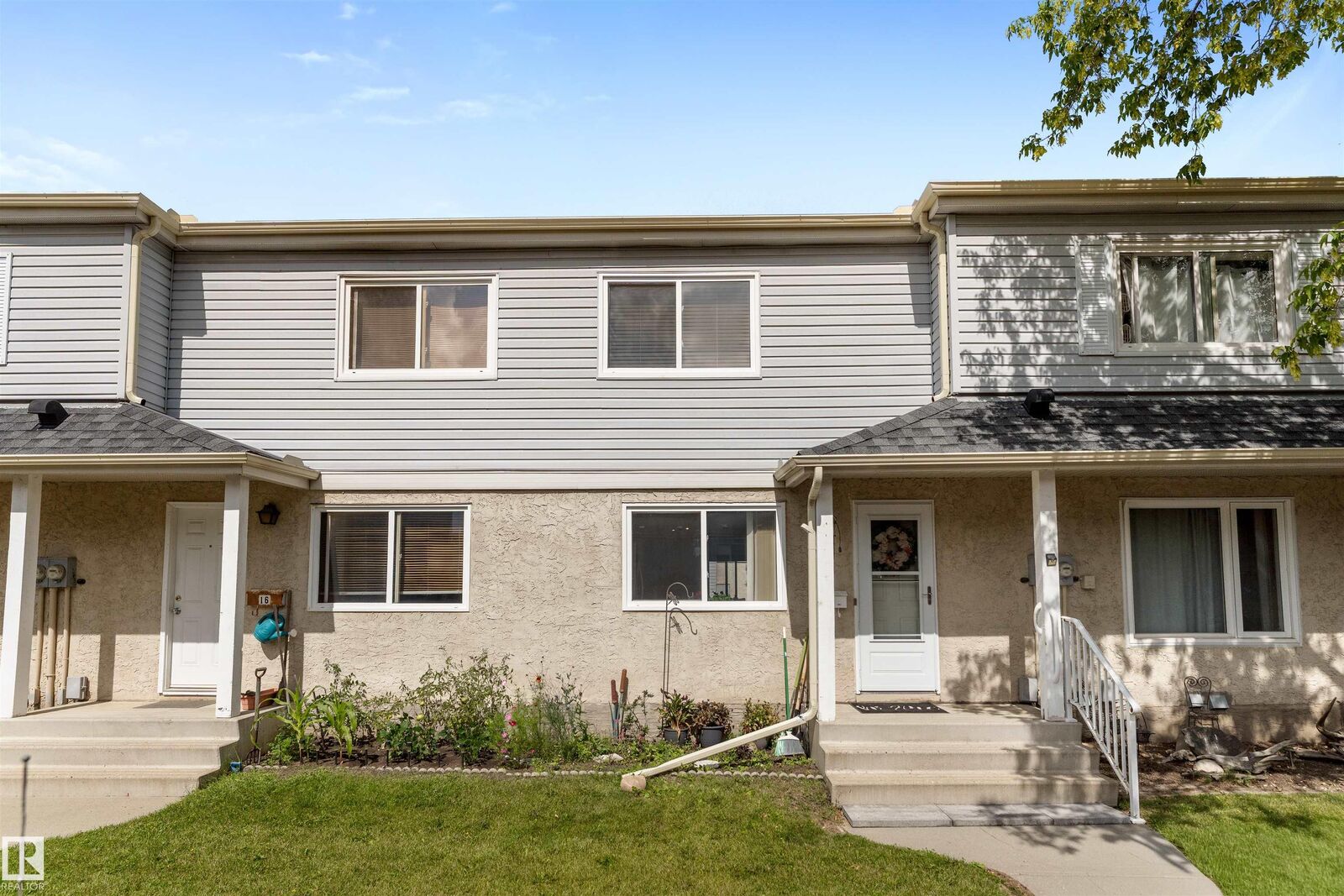 Property Photo:  2030 Brentwood Boulevard  AB T8A 4P6 