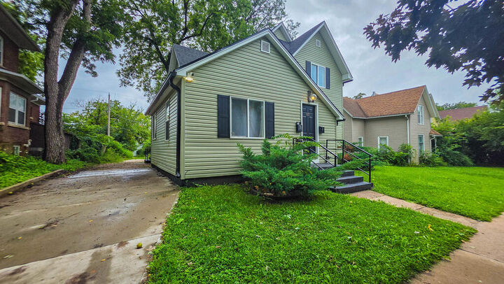 Property Photo:  1517 4th Ave S  IA 50501 