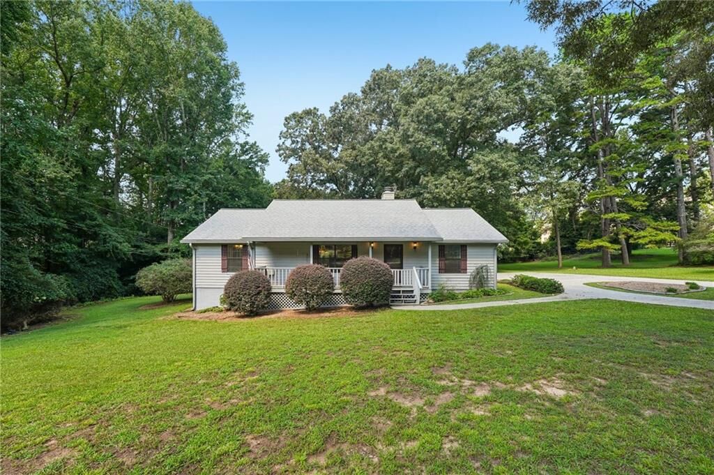 Property Photo: 16055 Thompson Road GA 30004