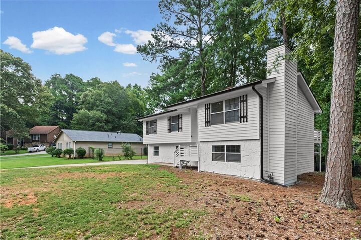 Property Photo: 2648 Smoke House Place SW GA 30064