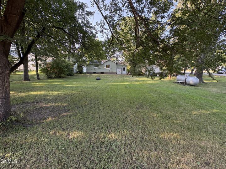 Property Photo:  516 2nd Street N  ND 58436 