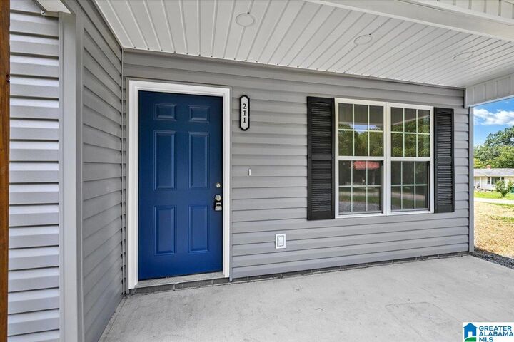 Property Photo: 211 Dean Avenue AL 35077