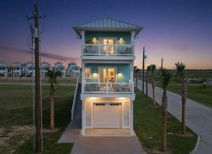 Property Photo:  817 Flip Flop Way  TX 77650 