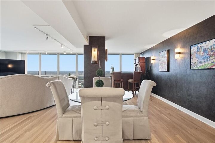Property Photo:  600 E Admiral #1408 Boulevard 1408  MO 64106 