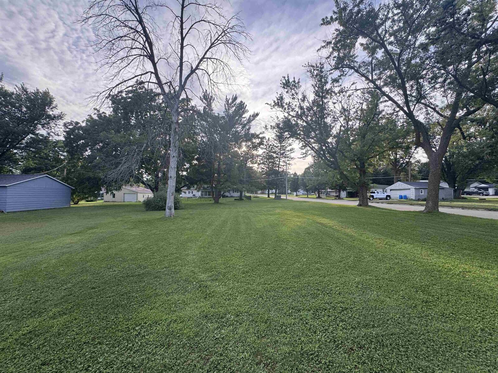Property Photo:  420 5th Ave NE  IA 50662 